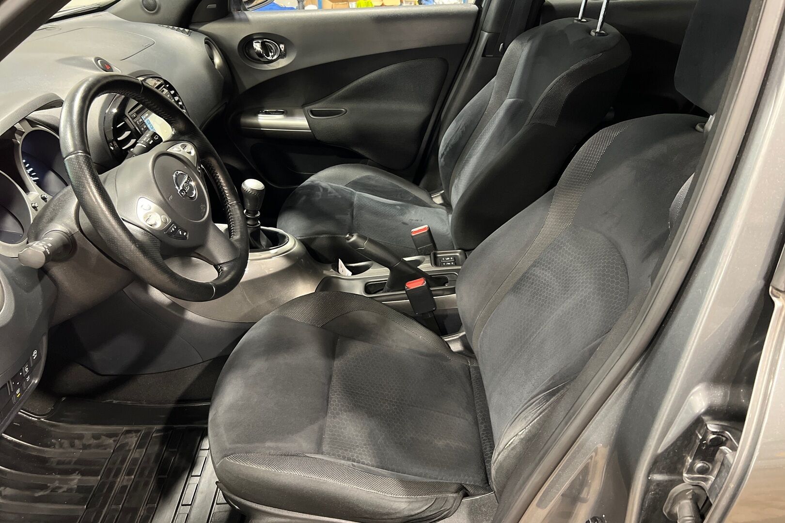 Nissan Juke iso kuva 10