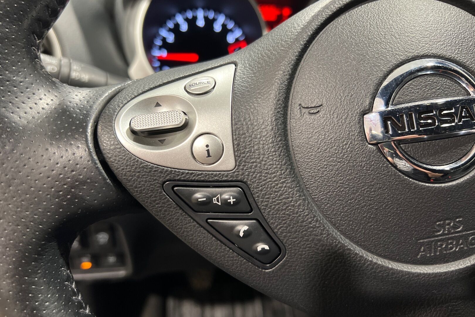 Nissan Juke iso kuva 16