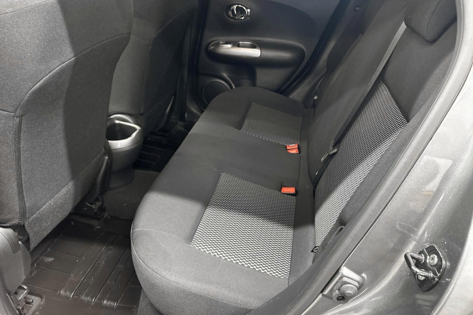 Nissan Juke iso kuva 9