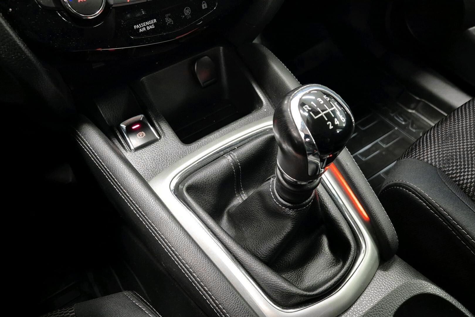 Nissan Qashqai iso kuva 17