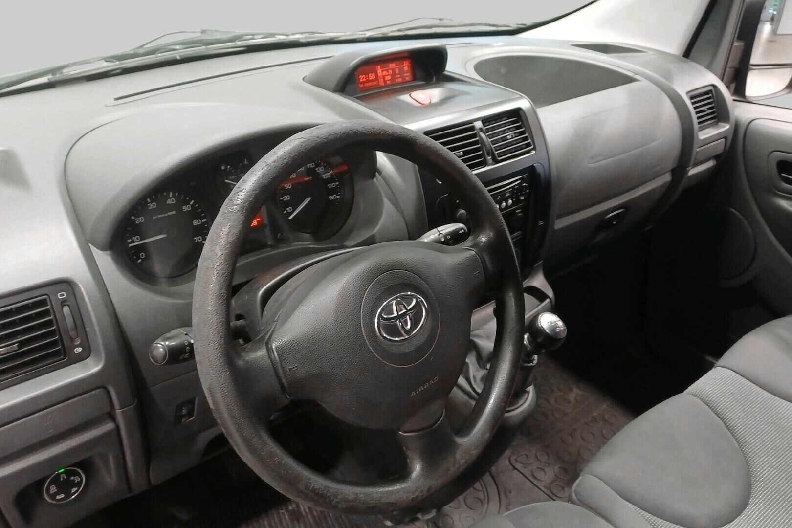 Toyota Proace iso kuva 10