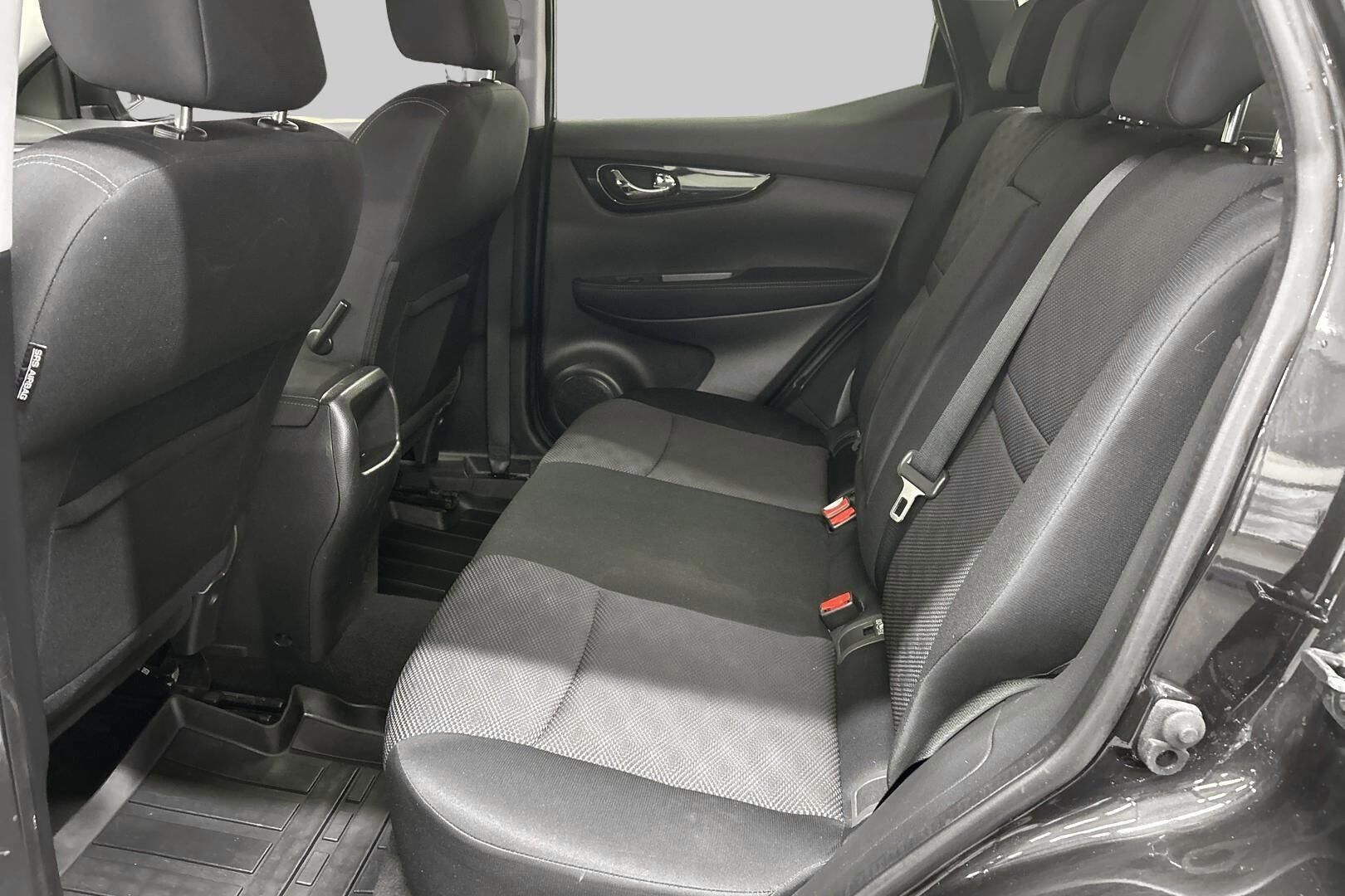 Nissan Qashqai iso kuva 9