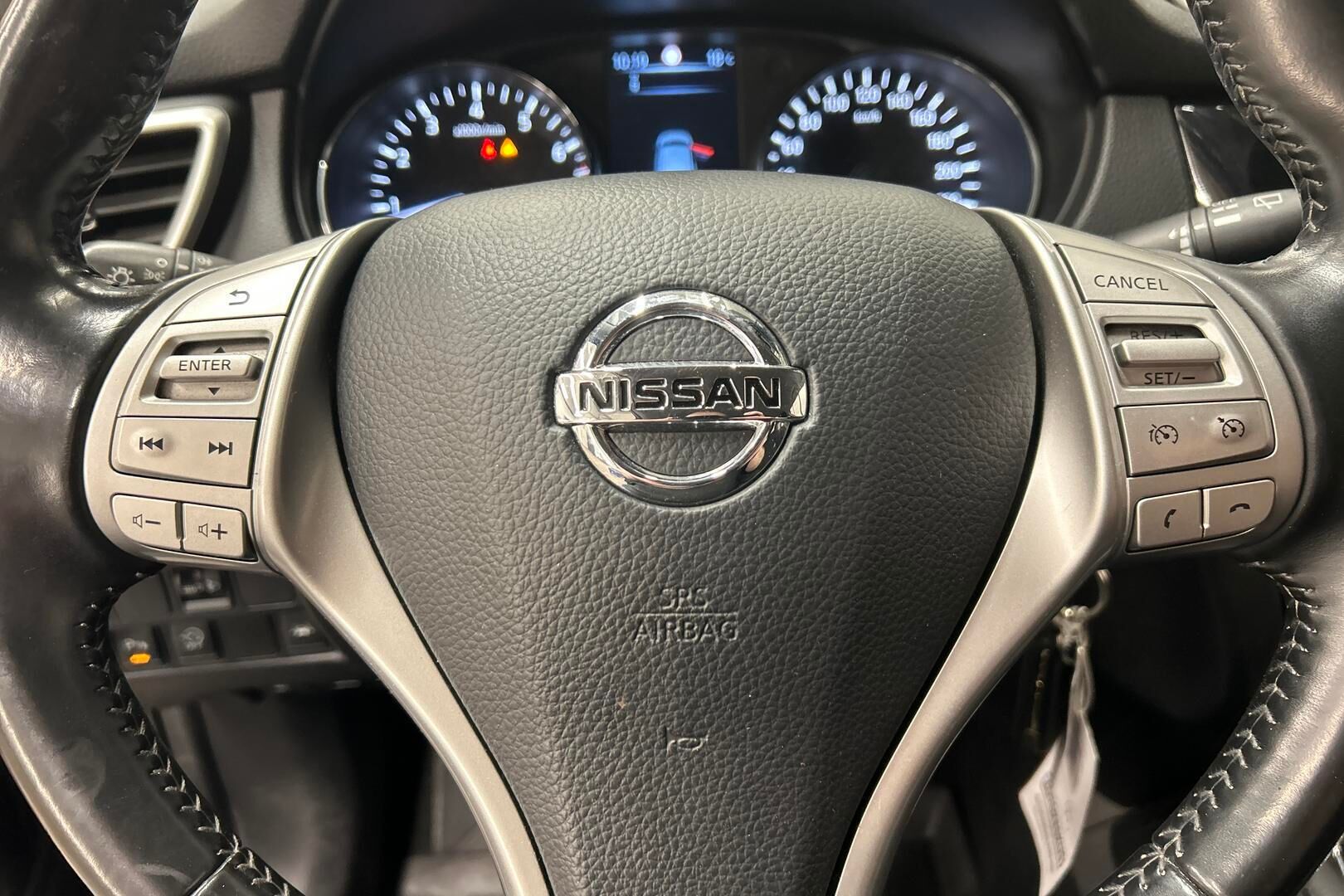 Nissan Qashqai iso kuva 16