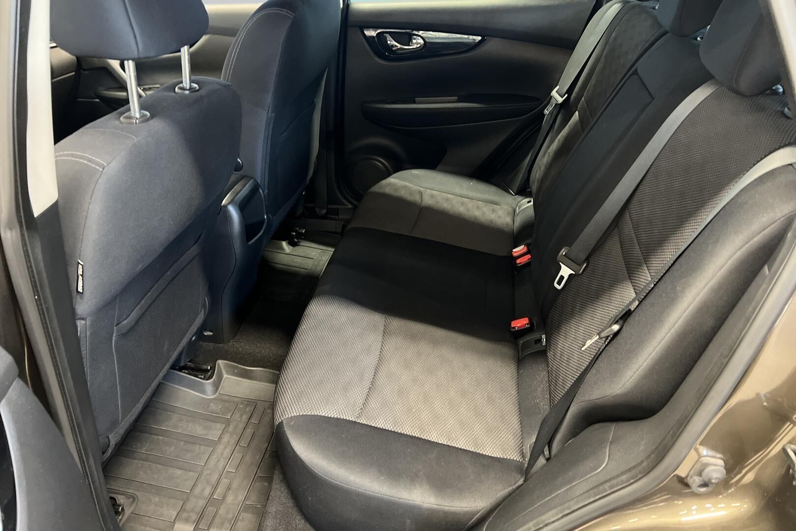 Nissan Qashqai iso kuva 10