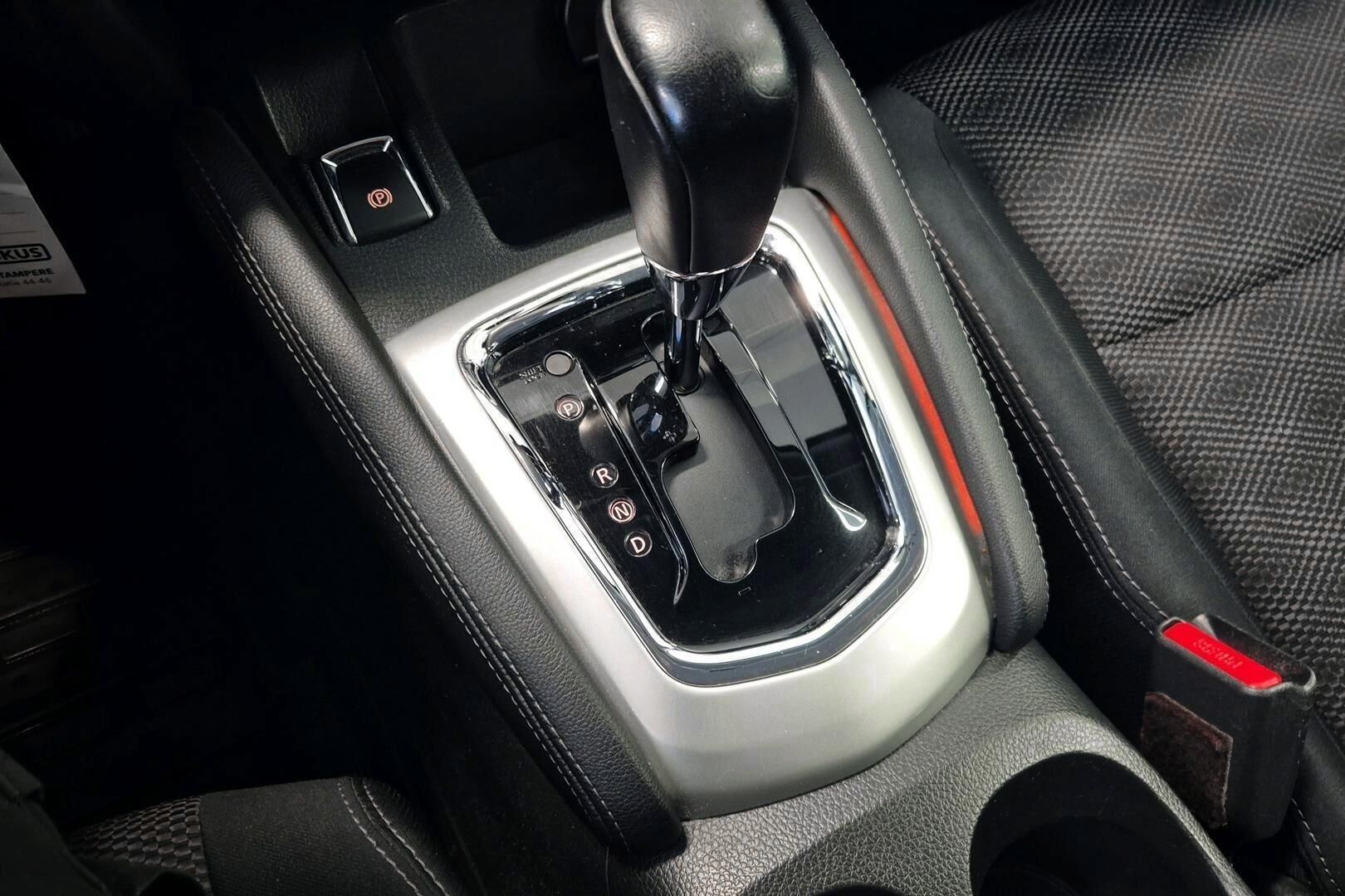 Nissan Qashqai iso kuva 10