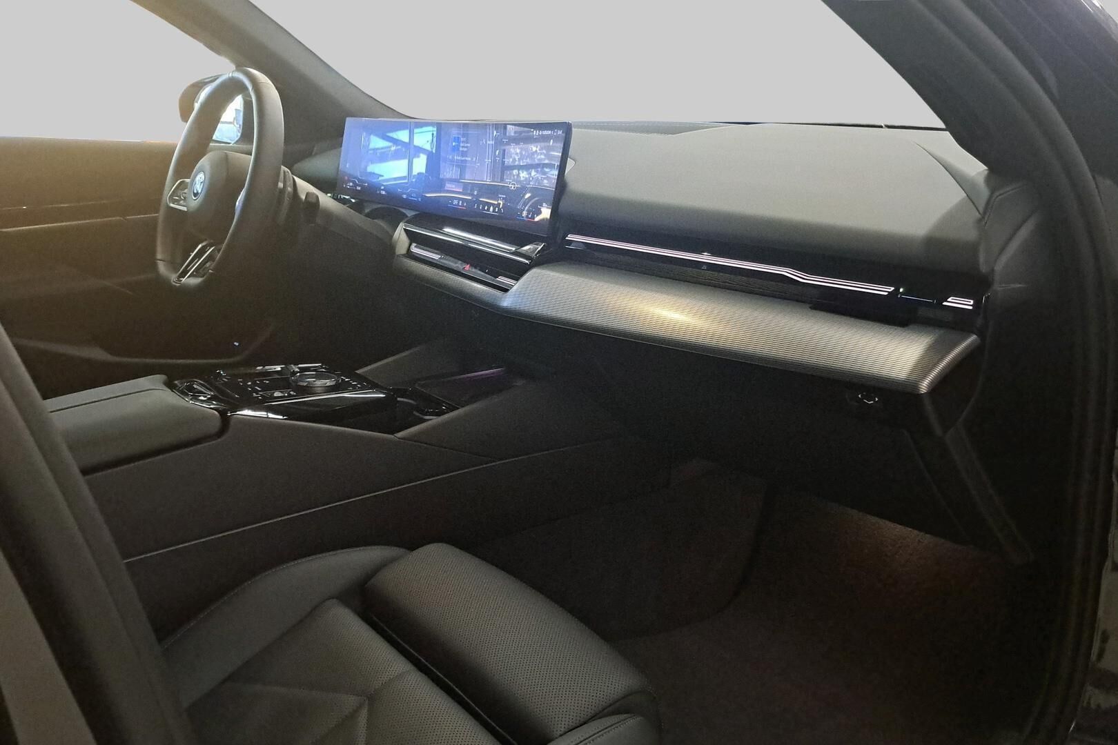 BMW 5-SARJA iso kuva 7