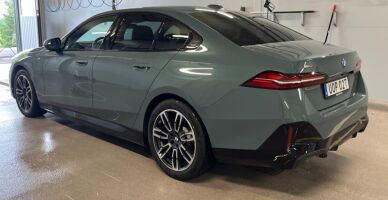 BMW 5-SARJA esikatselu 1