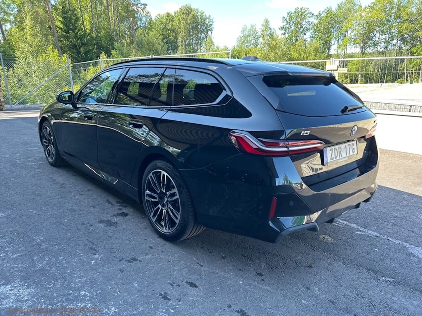 BMW I5 iso kuva 3