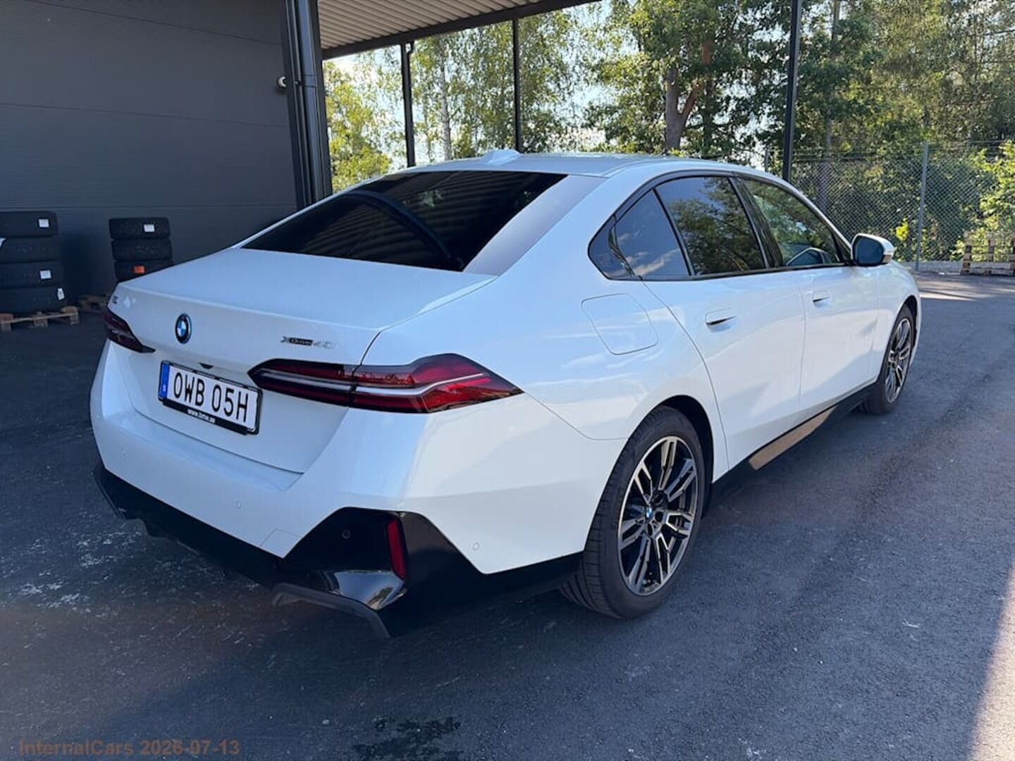 BMW I5 iso kuva 3