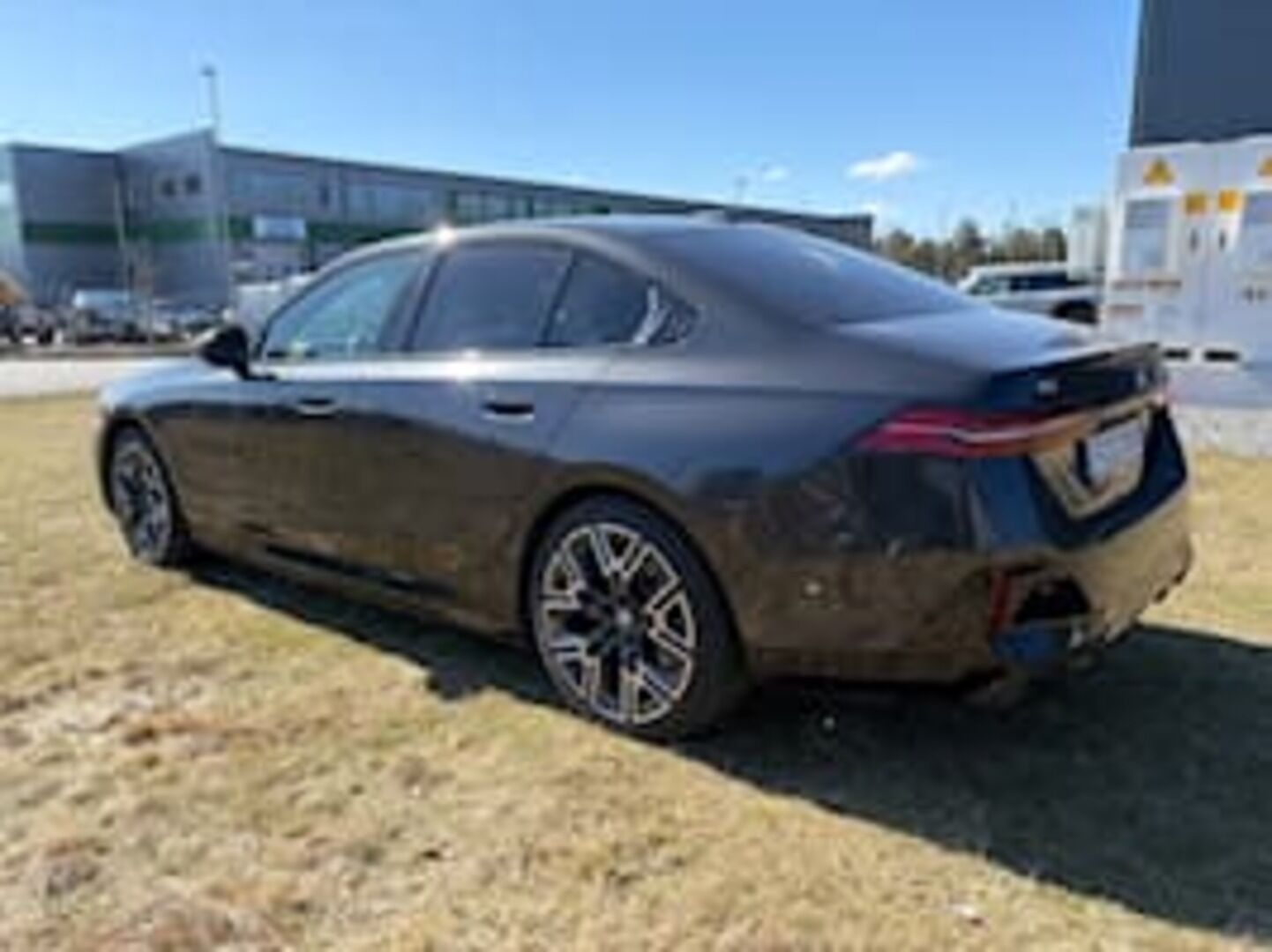 BMW I5 iso kuva 3