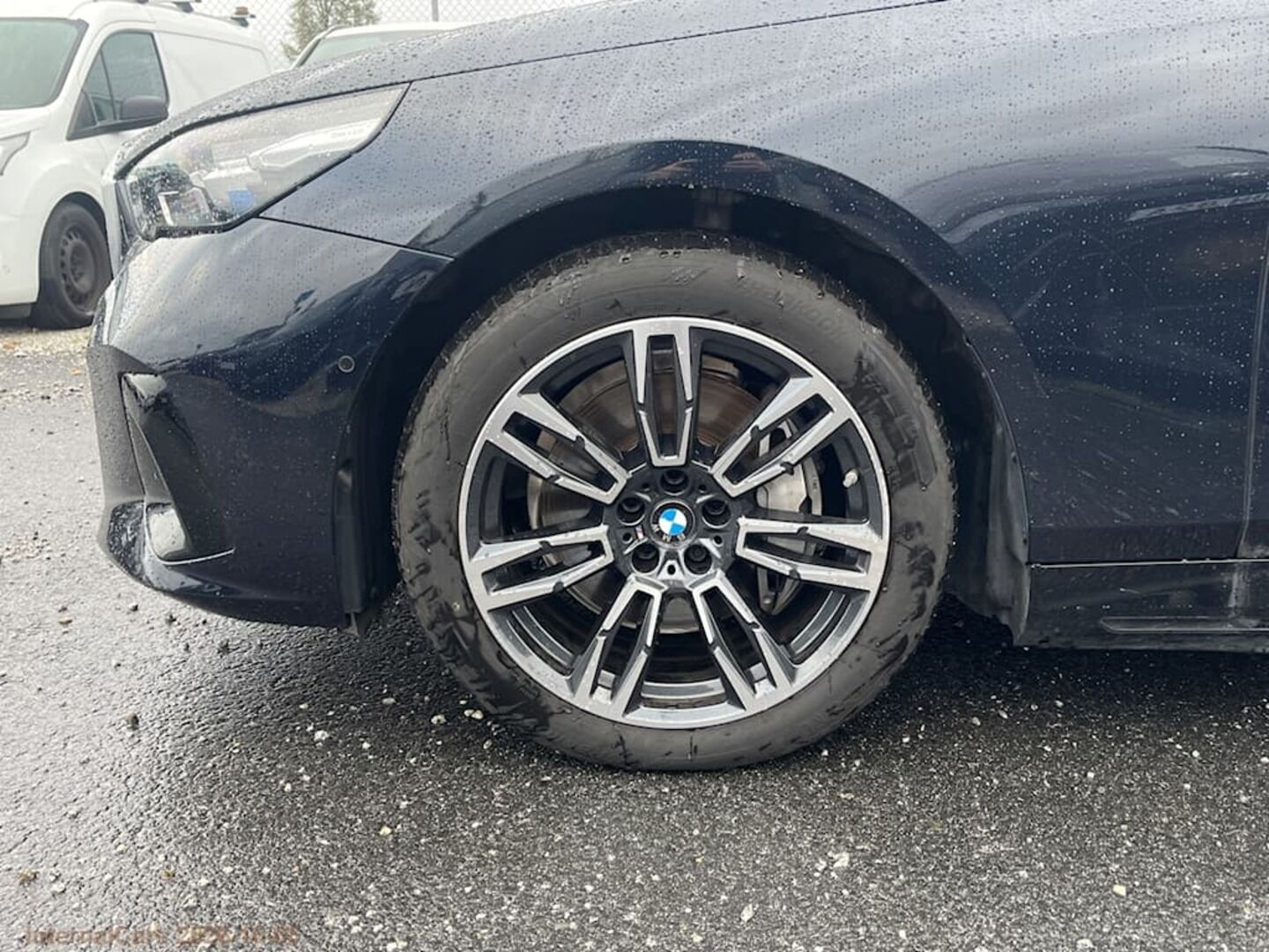 BMW I5 iso kuva 1