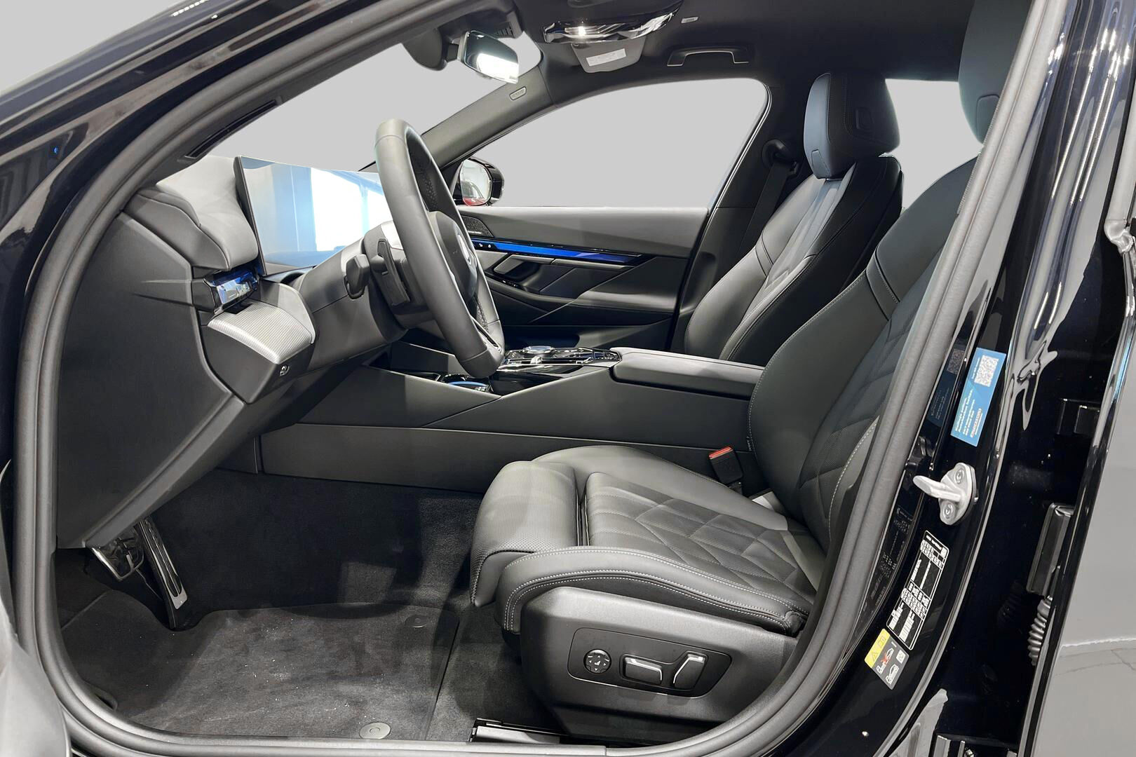 BMW I5 iso kuva 8