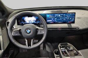 BMW IX esikatselu 1