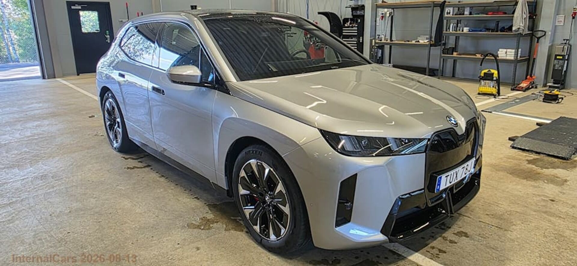 BMW IX iso kuva 4