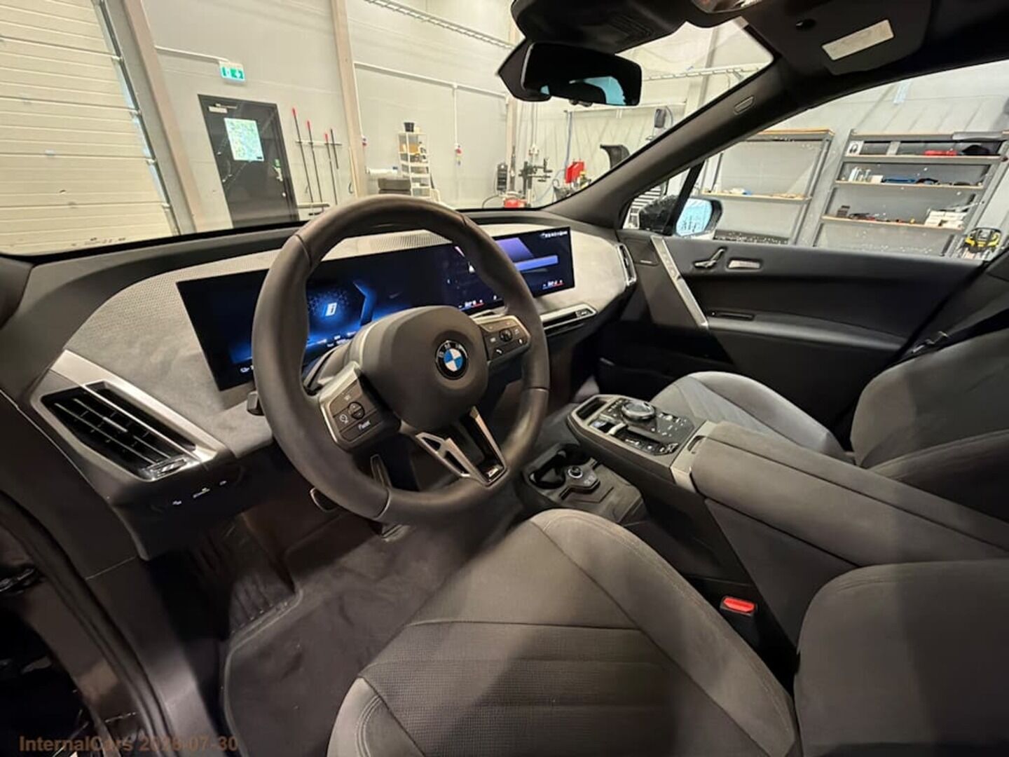 BMW IX iso kuva 2