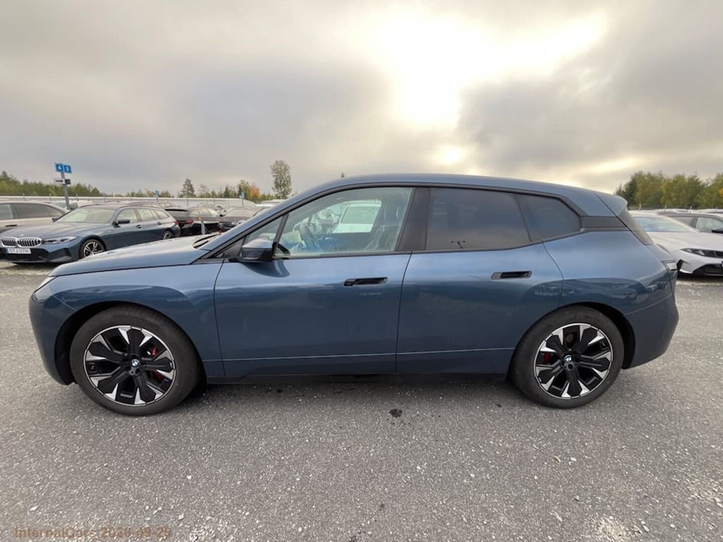 BMW IX iso kuva 3