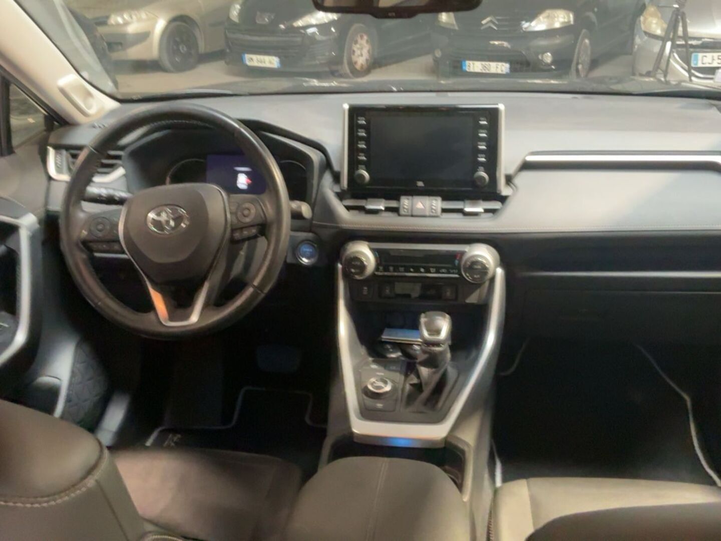 TOYOTA RAV4 iso kuva 1
