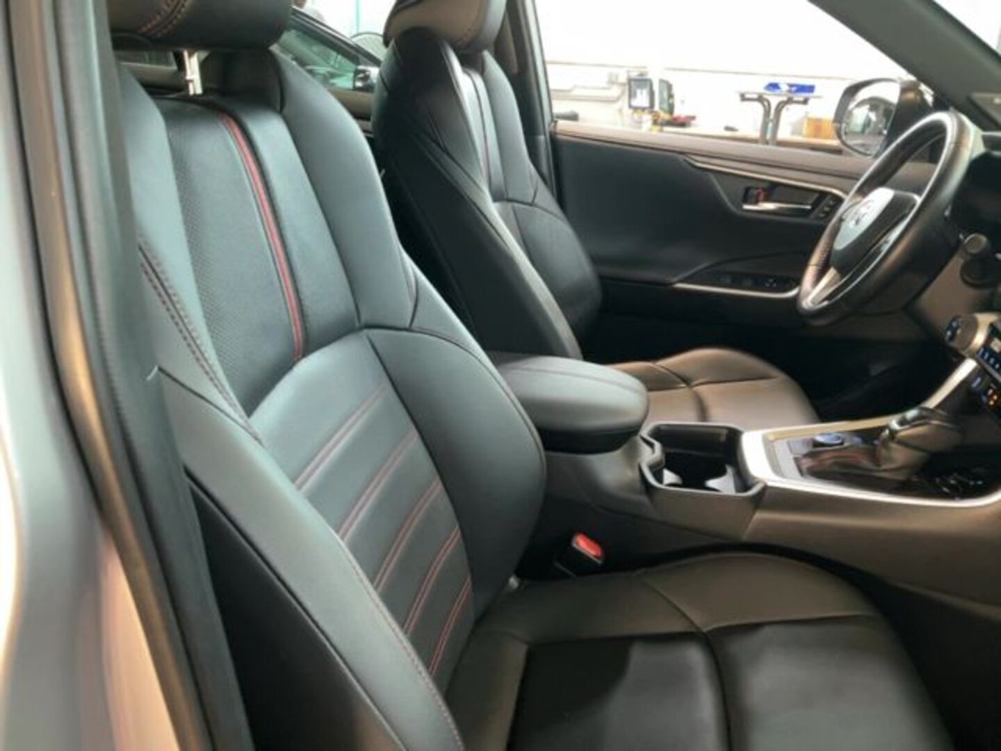 TOYOTA RAV4 PLUG-IN iso kuva 0