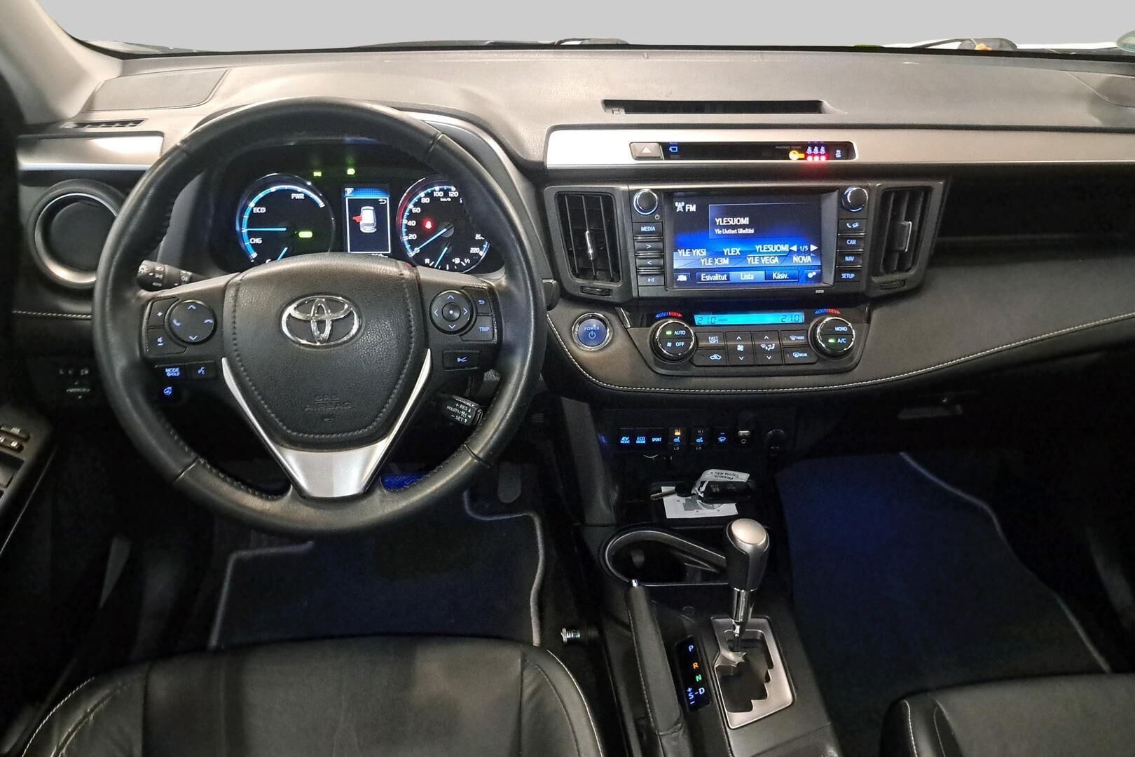 TOYOTA RAV4 iso kuva 1