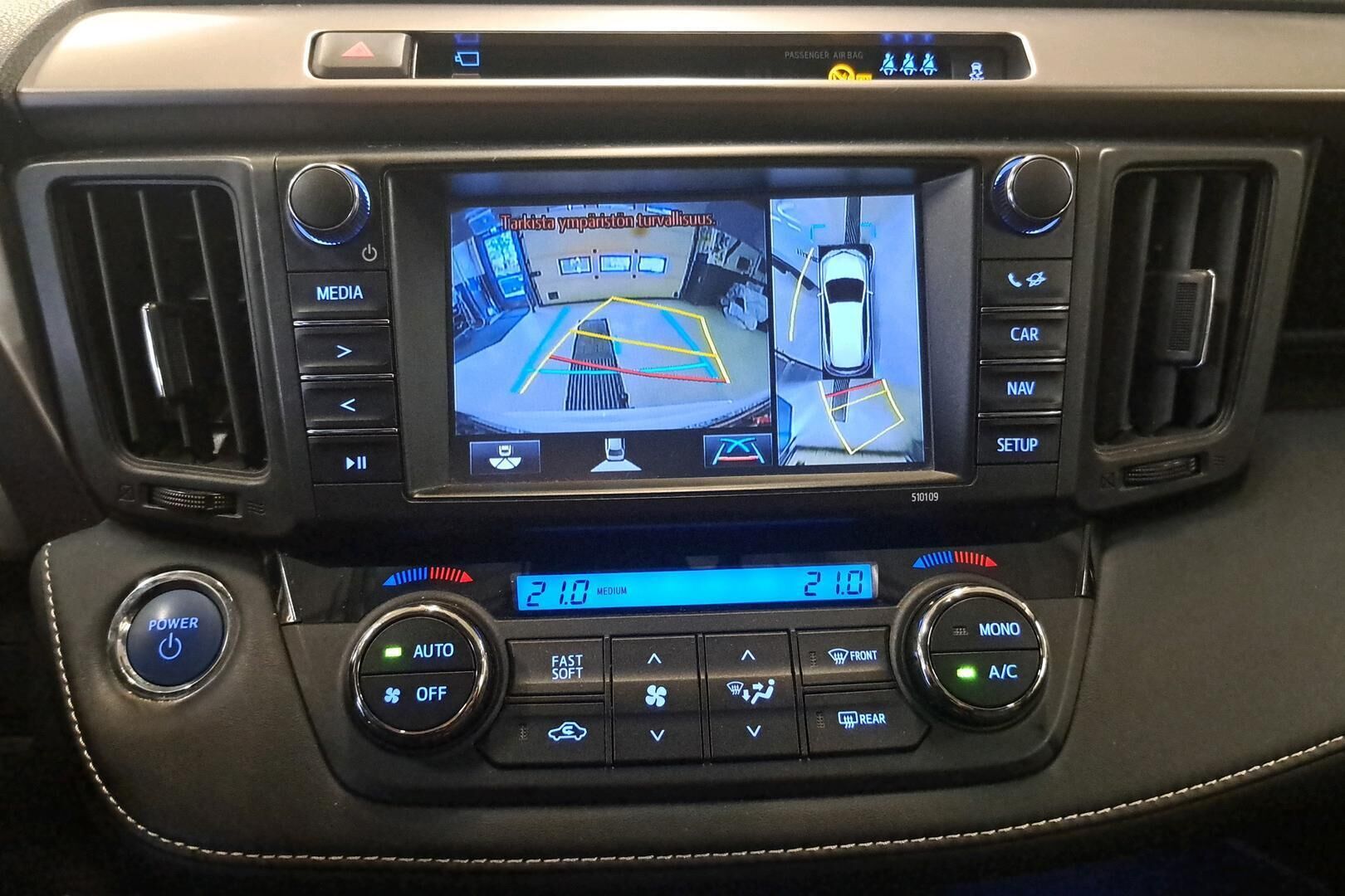 TOYOTA RAV4 iso kuva 7