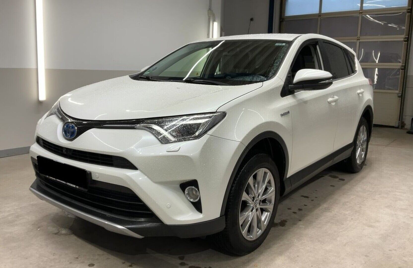 TOYOTA RAV4 iso kuva 0