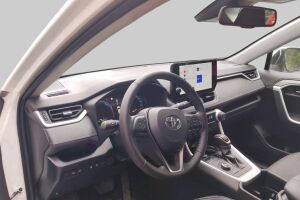 TOYOTA RAV4 esikatselu 2
