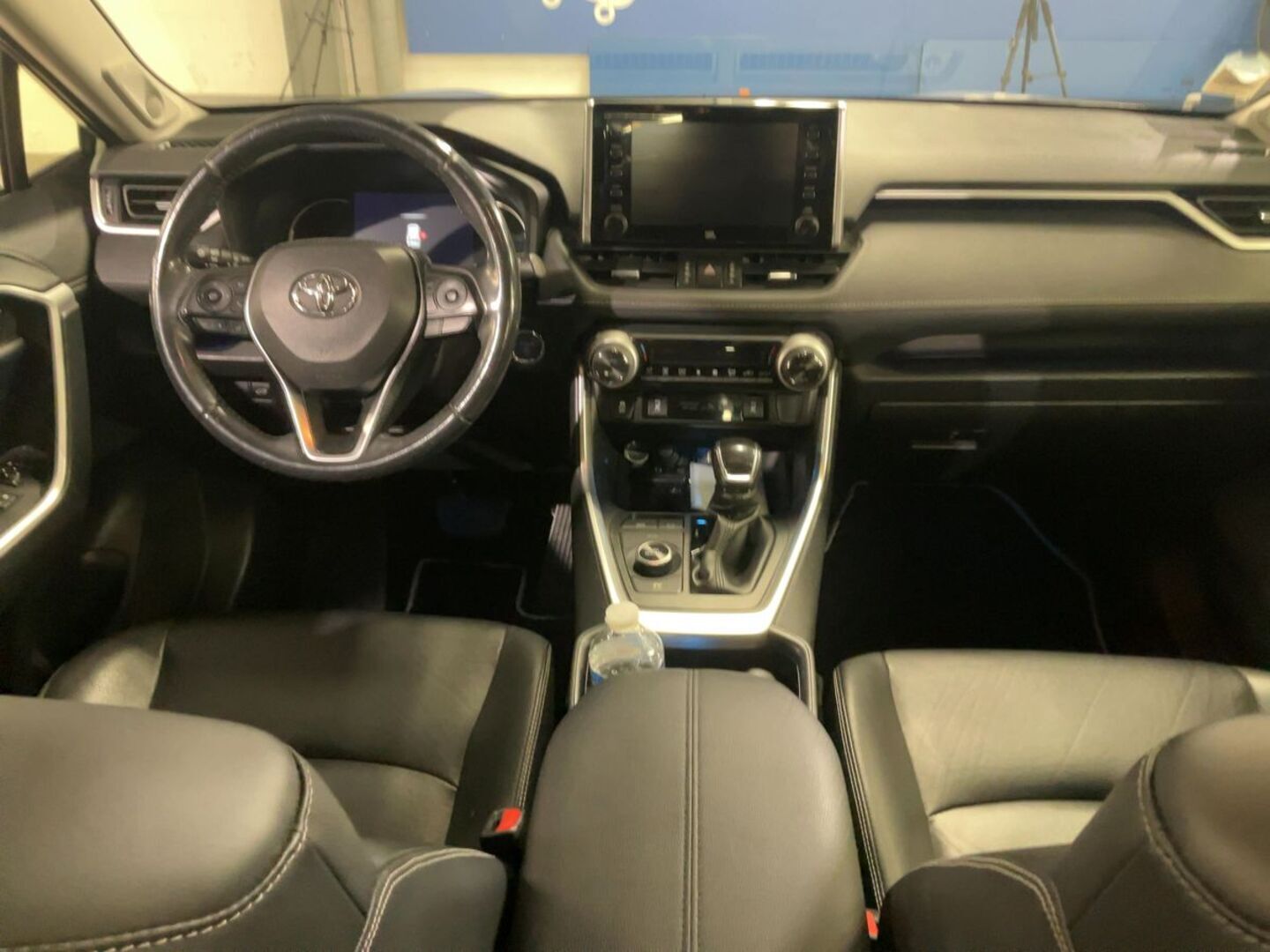 TOYOTA RAV4 iso kuva 1