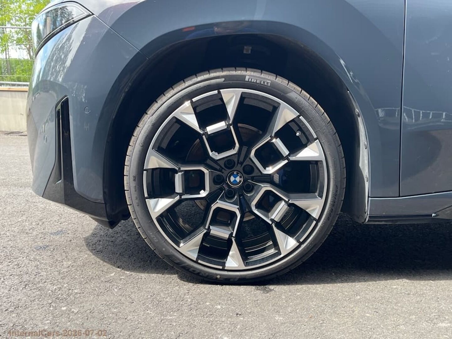 BMW IX3 iso kuva 1