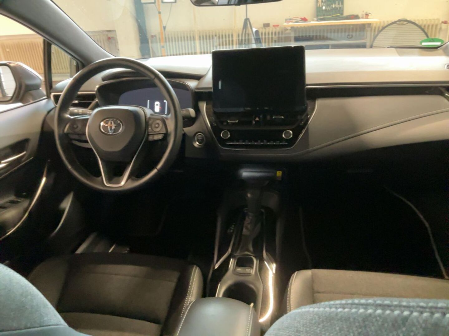 TOYOTA COROLLA iso kuva 2