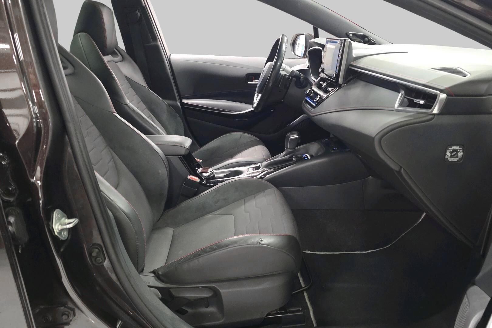 TOYOTA COROLLA iso kuva 3