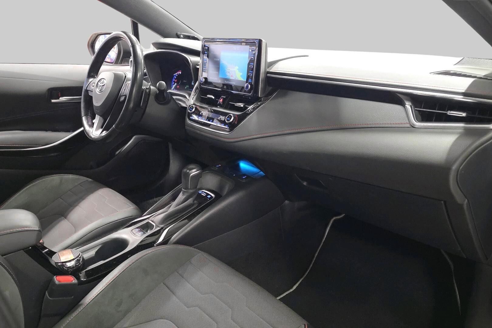 TOYOTA COROLLA iso kuva 4