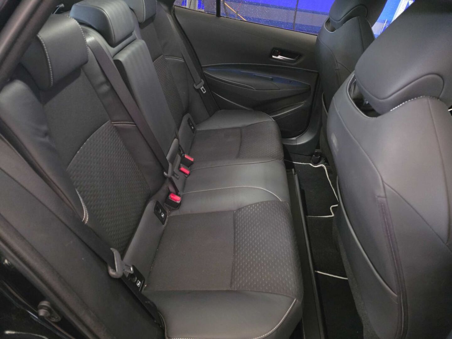 TOYOTA COROLLA iso kuva 3