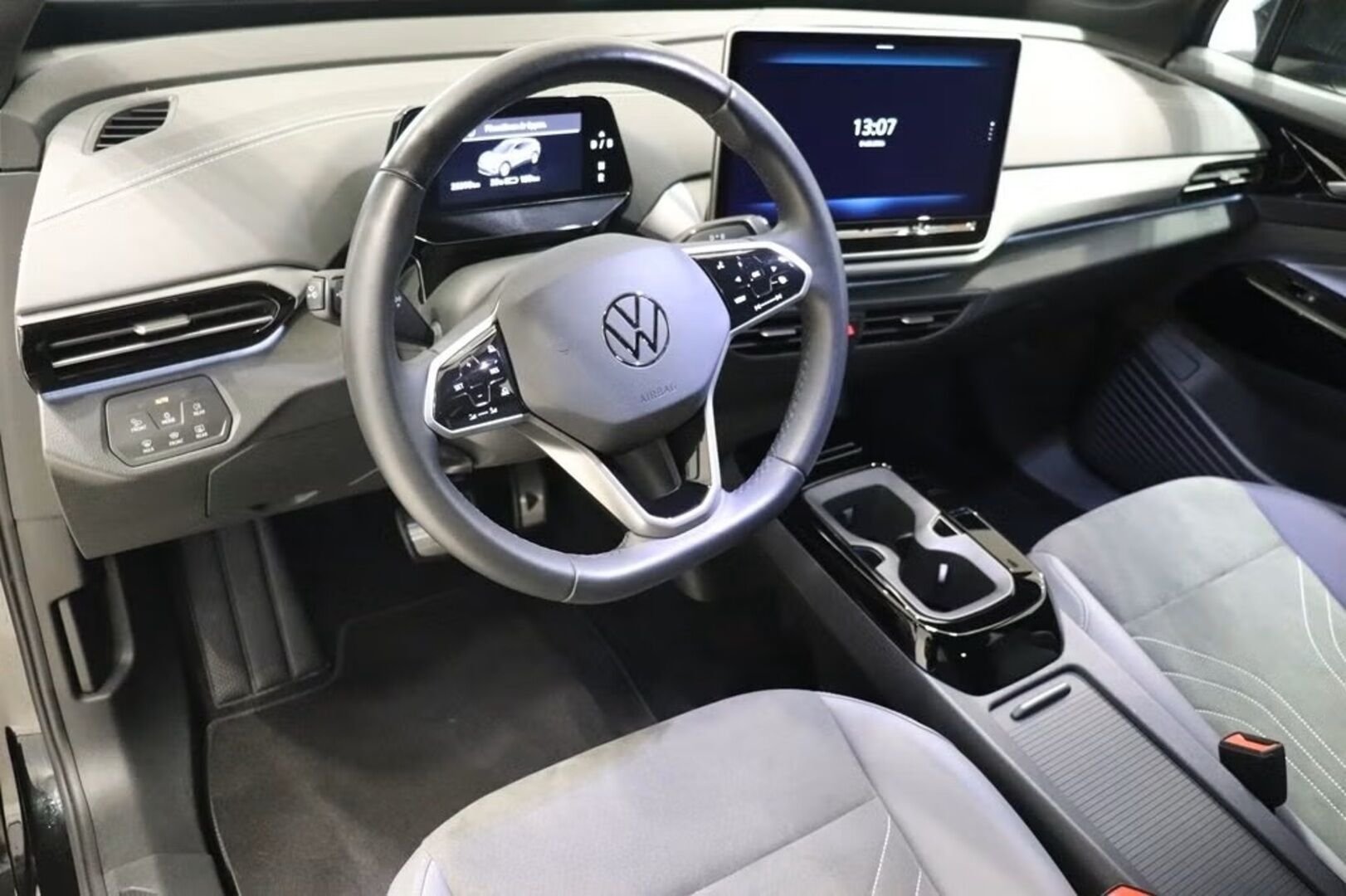 VOLKSWAGEN ID.4 iso kuva 2