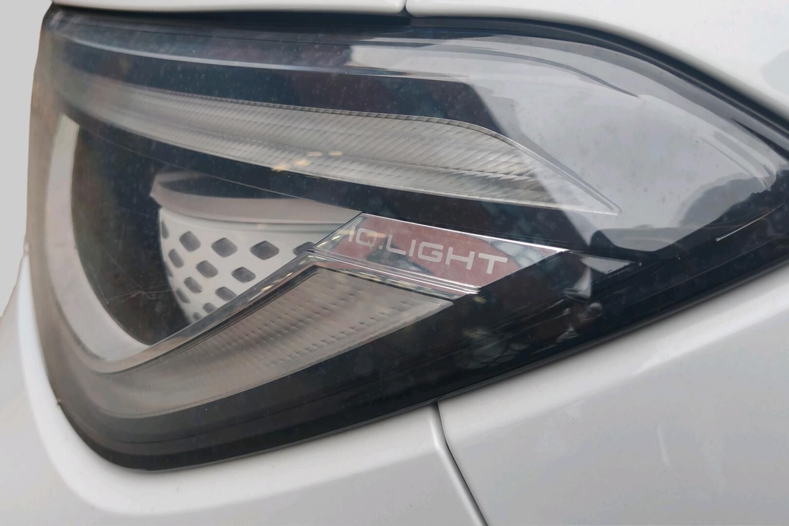 VOLKSWAGEN ID.4 iso kuva 13