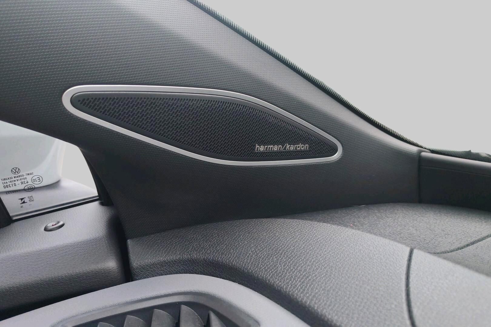 VOLKSWAGEN ID.4 iso kuva 6