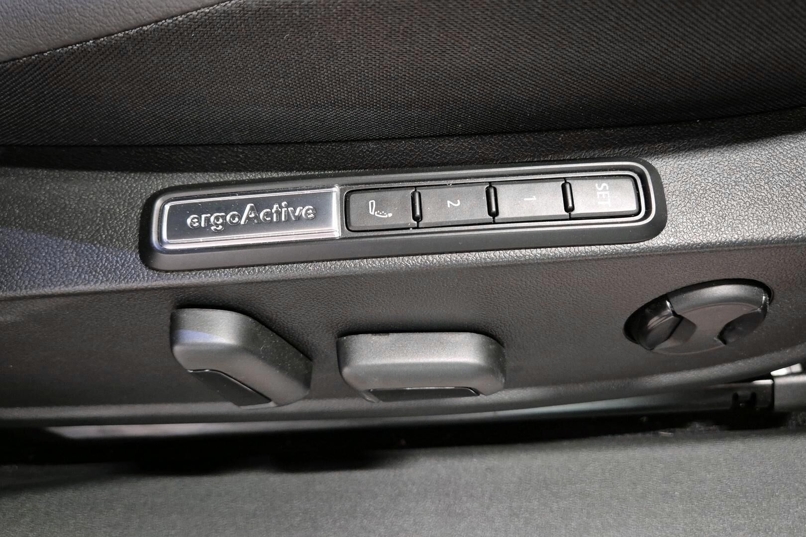 VOLKSWAGEN ID.4 iso kuva 5