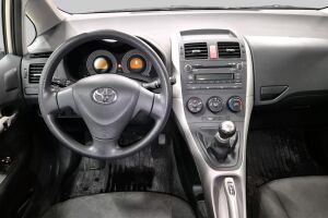 Toyota Auris esikatselu 1