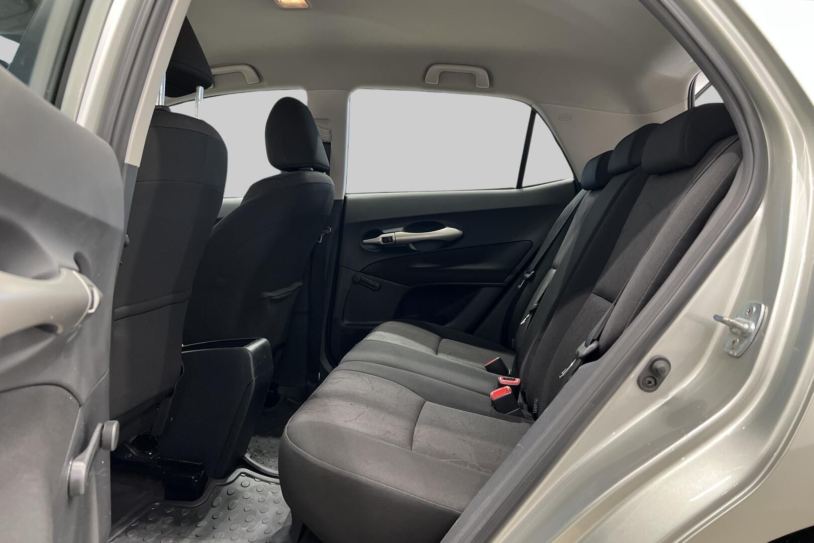 Toyota Auris iso kuva 10