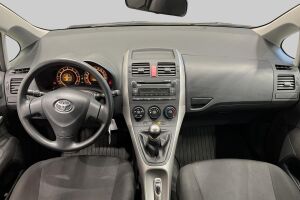 Toyota Auris esikatselu 11