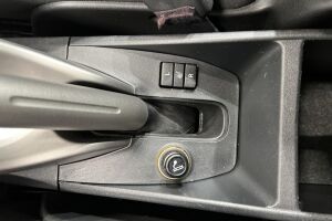 Toyota Auris esikatselu 17