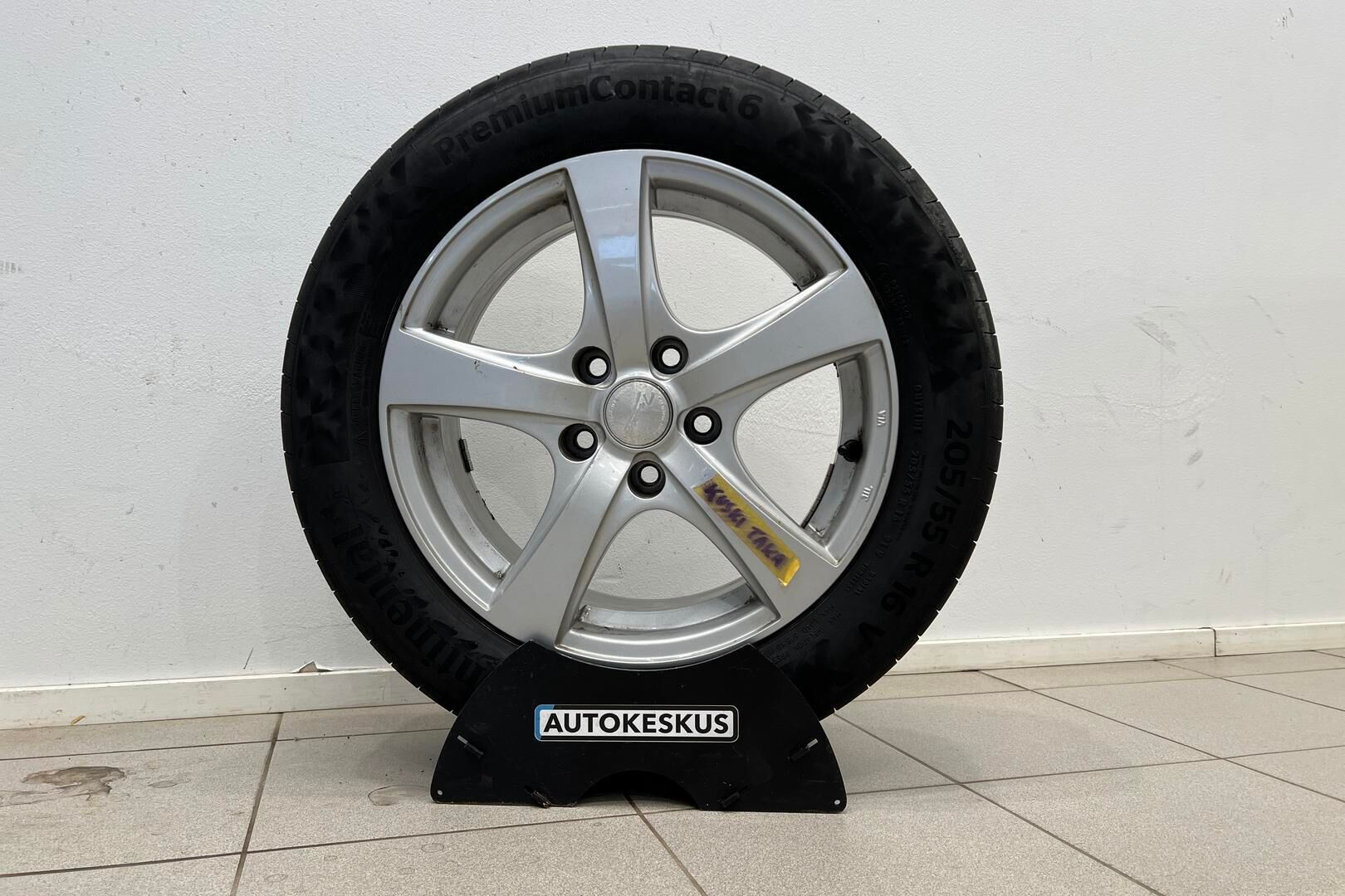 Toyota Auris iso kuva 19