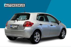 Toyota Auris esikatselu 5