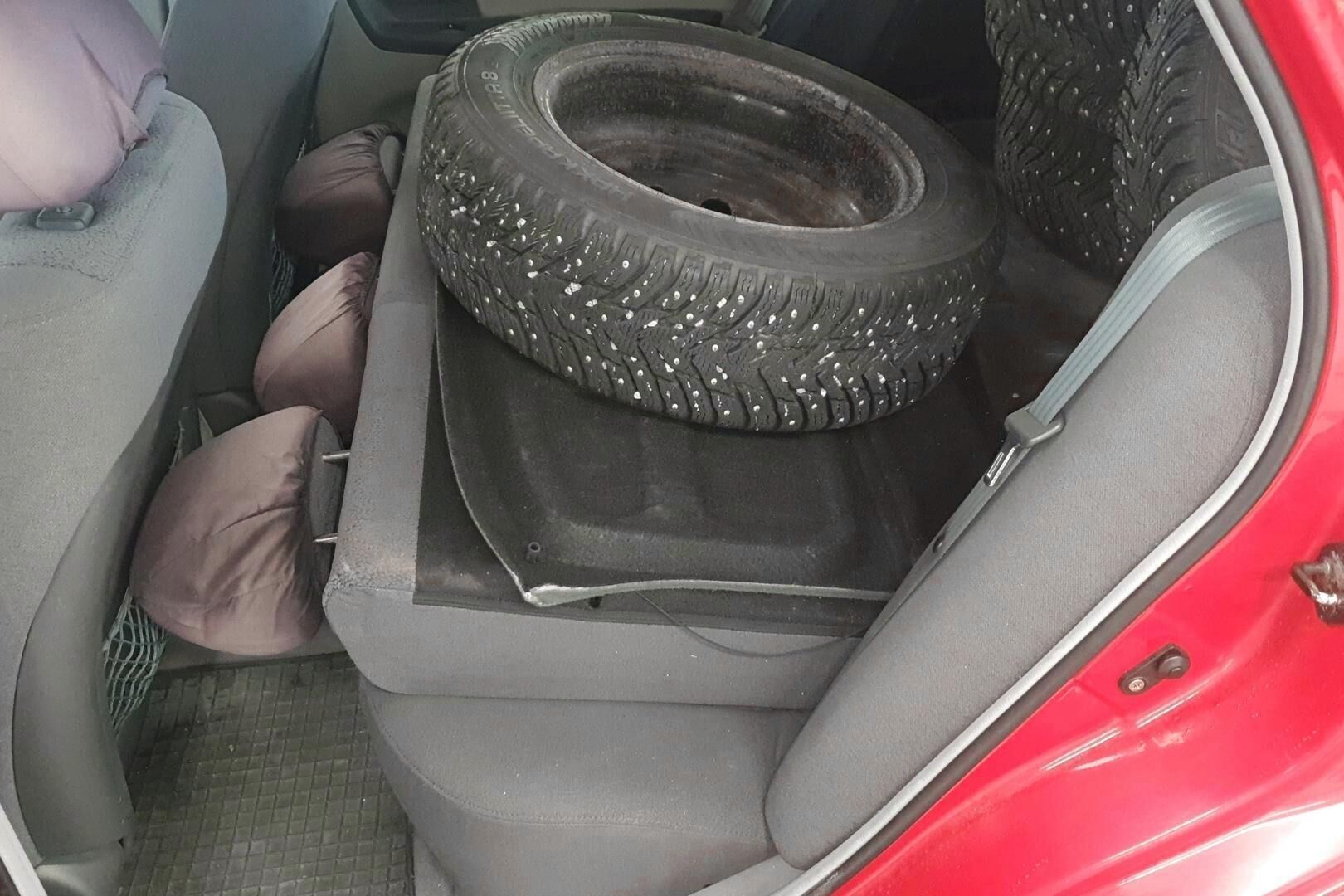 Kia Cerato iso kuva 10