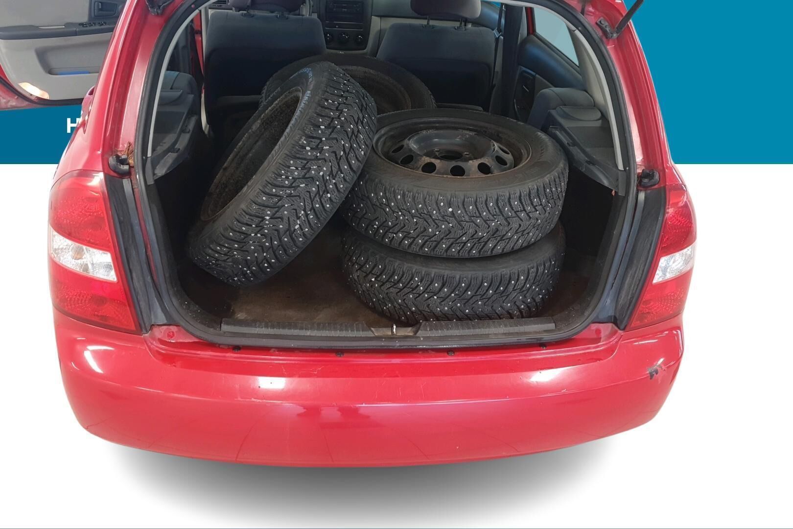 Kia Cerato iso kuva 11