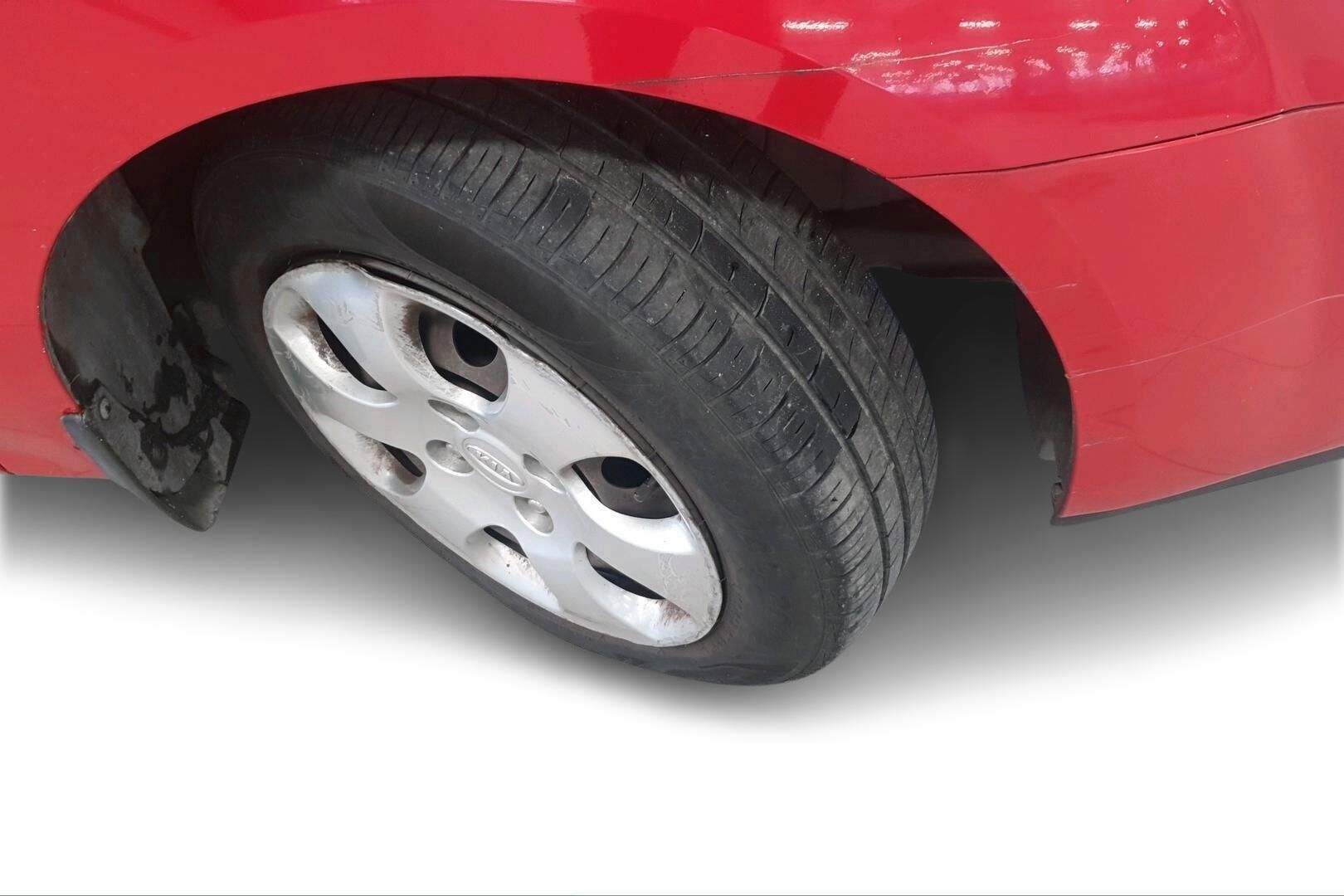 Kia Cerato iso kuva 12