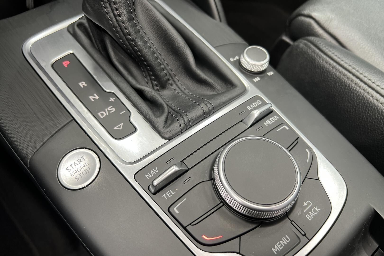 Audi A3 iso kuva 22