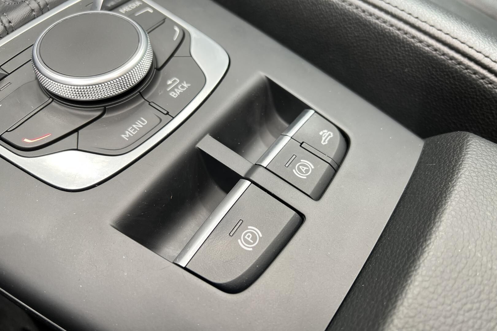 Audi A3 iso kuva 24