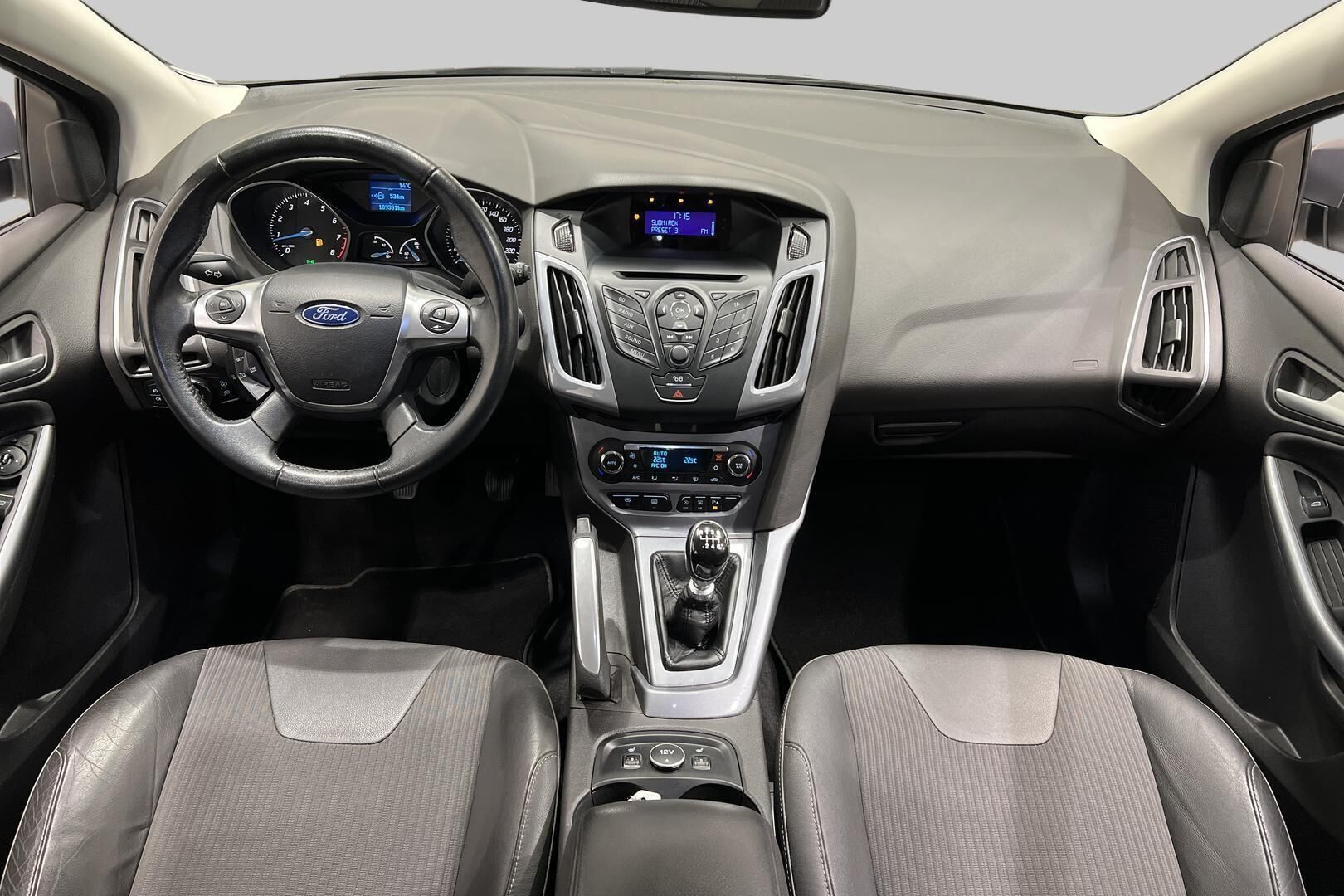 Ford Focus iso kuva 10