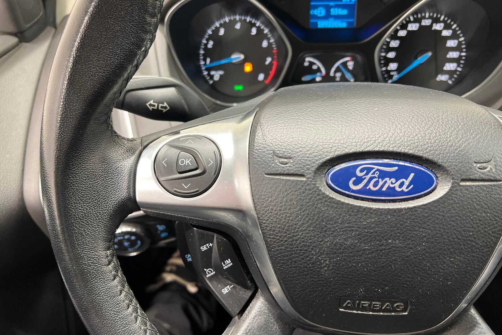 Ford Focus iso kuva 19