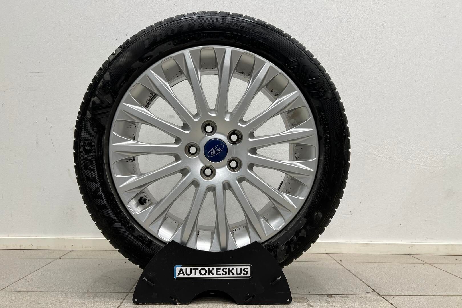 Ford Focus iso kuva 26